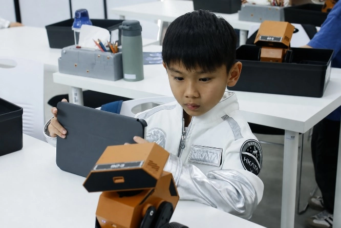 AI Moon Landing Mission: Lunar Exploration Week at The Whampoa