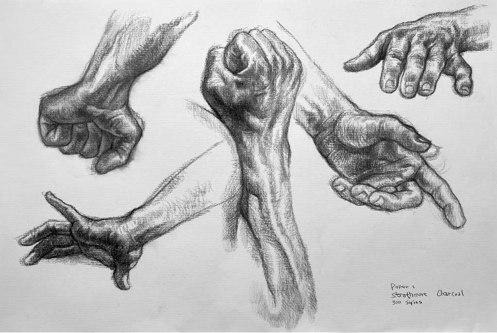 Charcoal Figure Drawing: Deconstructing the Human Body and Capturing Essence